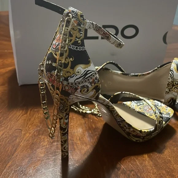 Heel  shoe - Picture 3 of 4